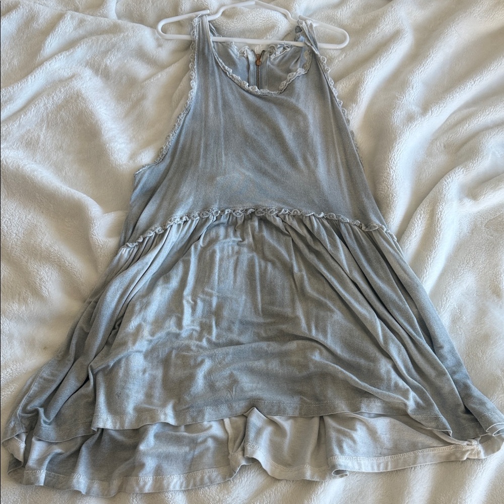Light Blue Sleeveless Ruffle Hem Women's Tank Top